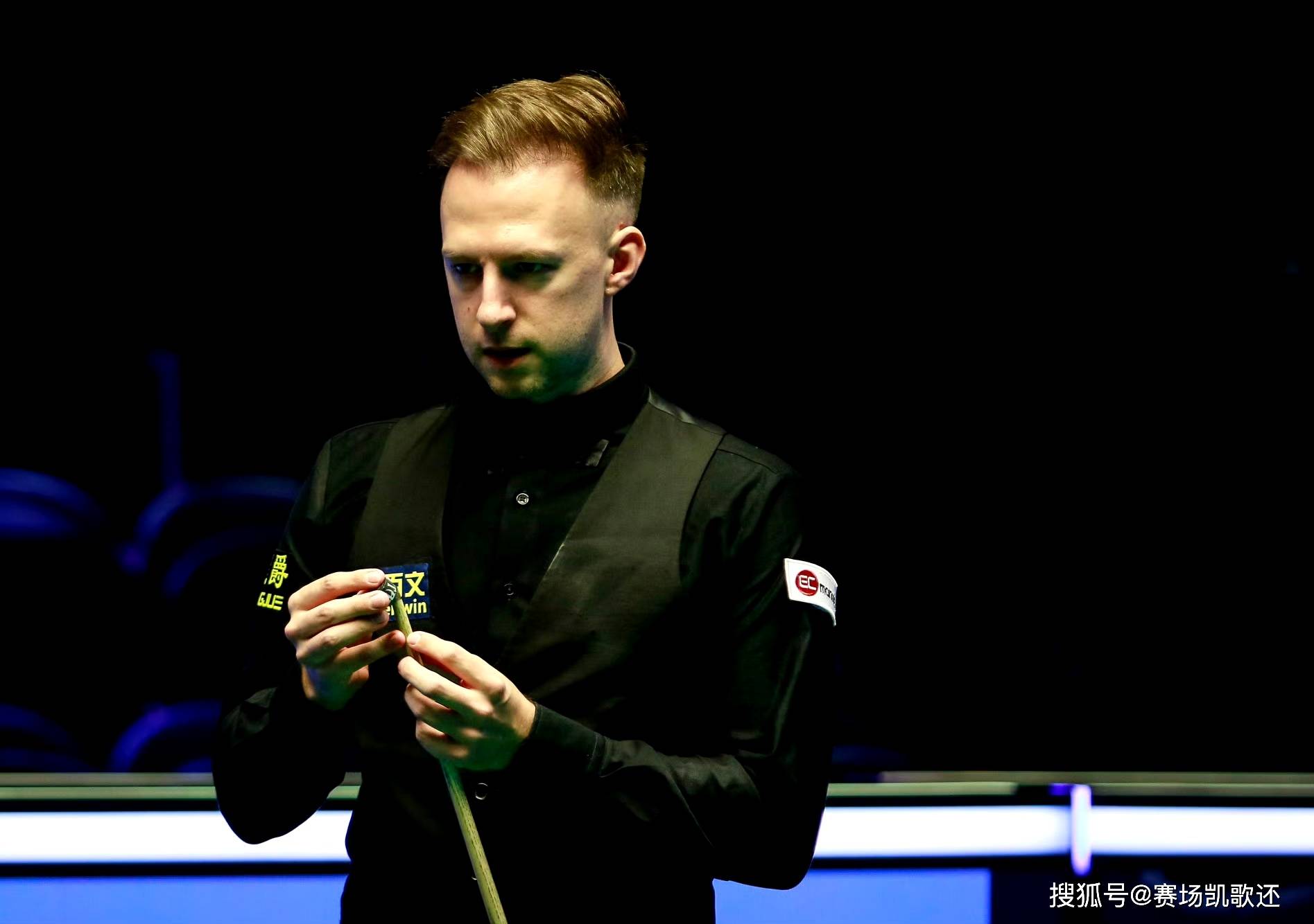 接受采访时 接受采访时