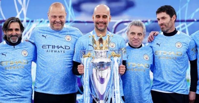 另一副面孔 另一副面孔